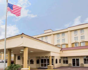  Quality Inn & Suites Orlando / Winter Park  Орландо